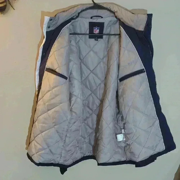 NFL Patriots Men's Jacket winter jacket, like new, size large - Picture 5 of 9